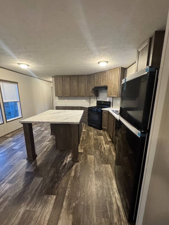 289 Bristol Dr - Photo 5 of 10