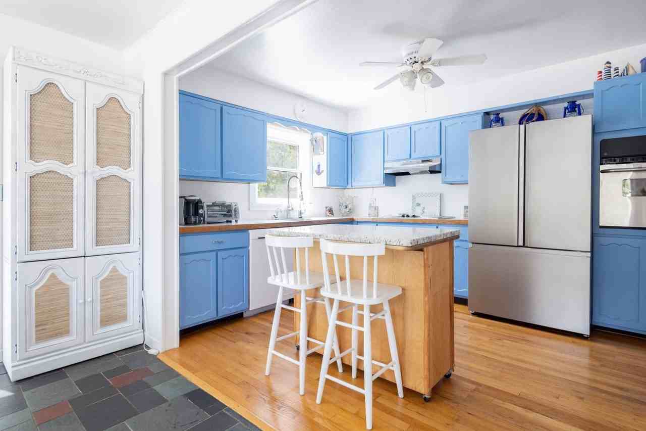 54 Cliff Rd - Photo 3 of 23