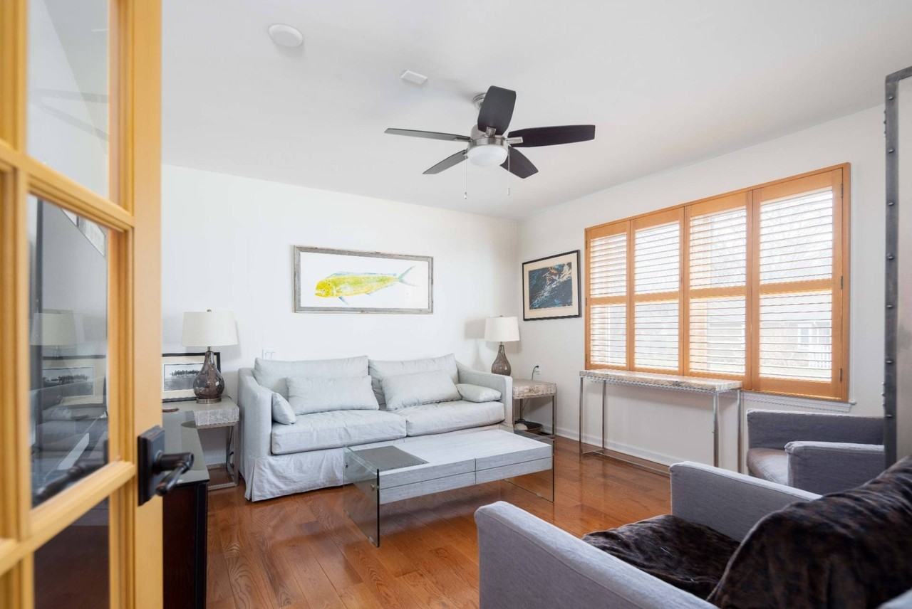 7 Washington Ave - Photo 5 of 10