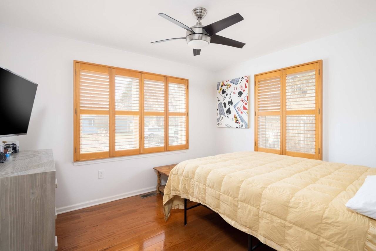7 Washington Ave - Photo 6 of 10