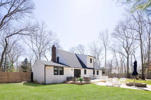 featured image of 41 Clinton St