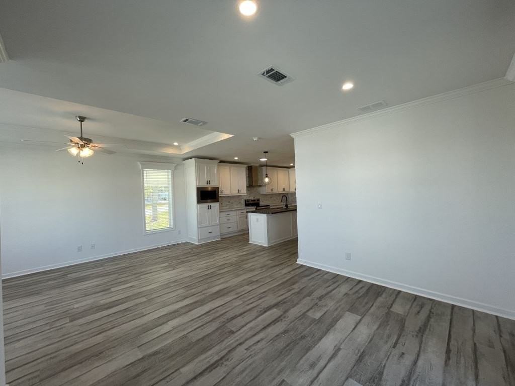 409 Bimini #1073 - Photo 5 of 20