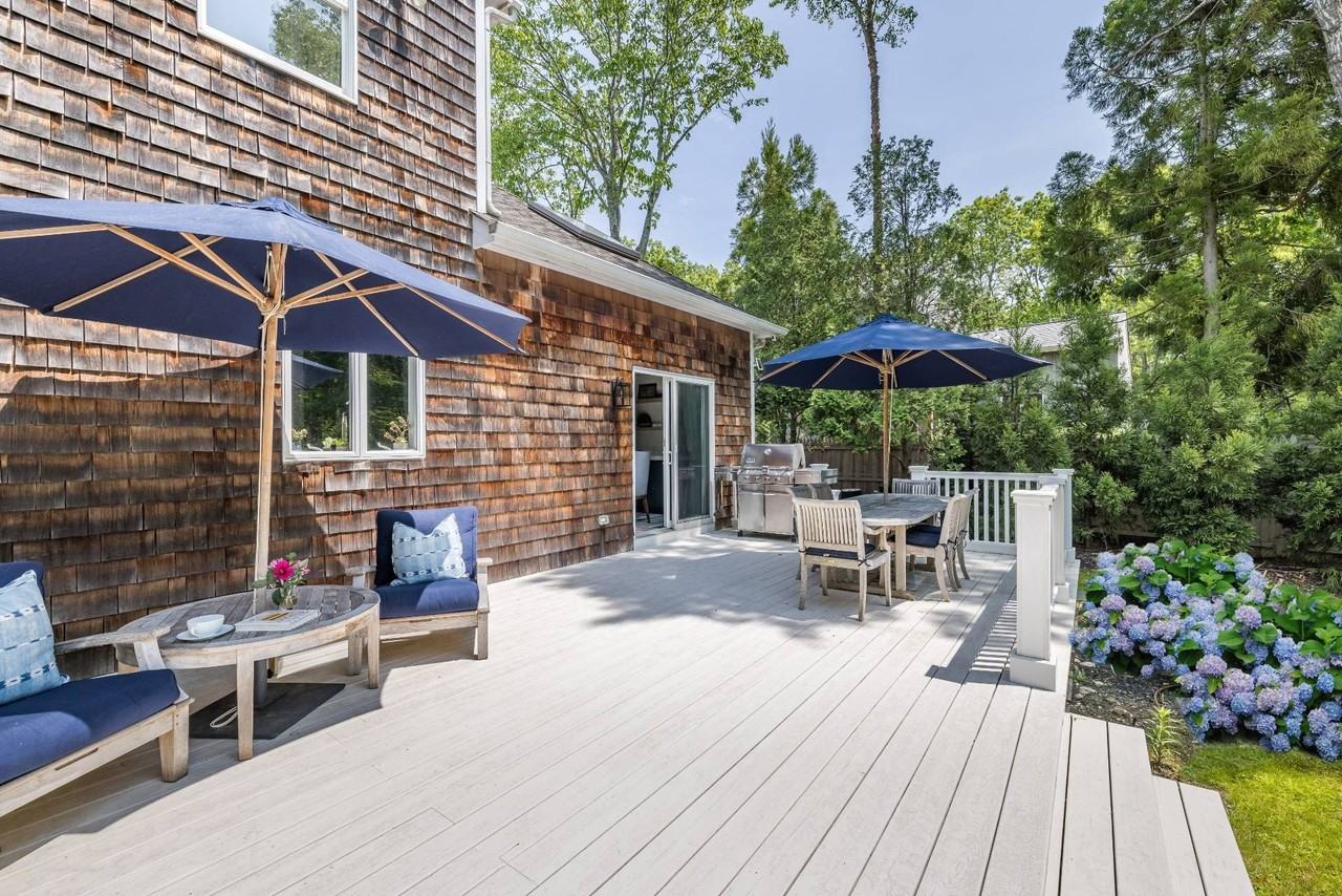 29 Oyster Pond Ln - Photo 6 of 36