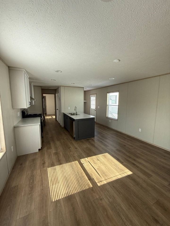 131 E Arlington Dr - Photo 3 of 6