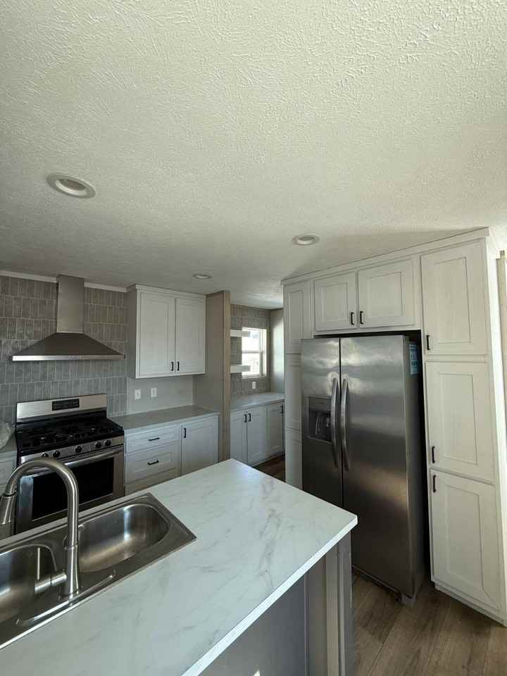 120 Lillian Ln - Photo 2 of 7