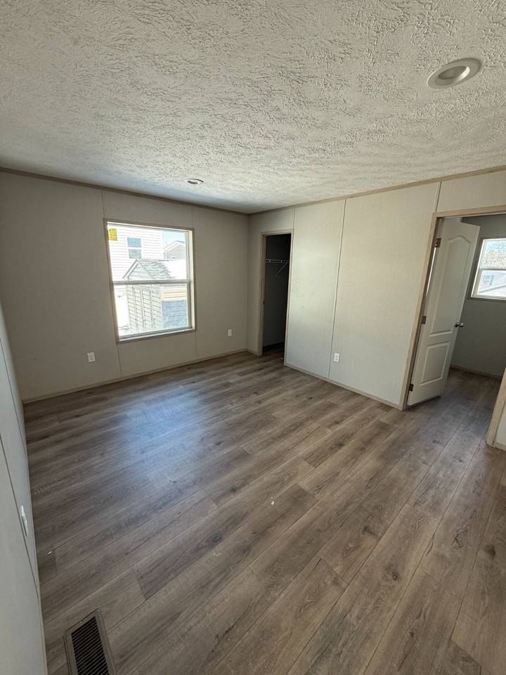 120 Lillian Ln - Photo 3 of 7
