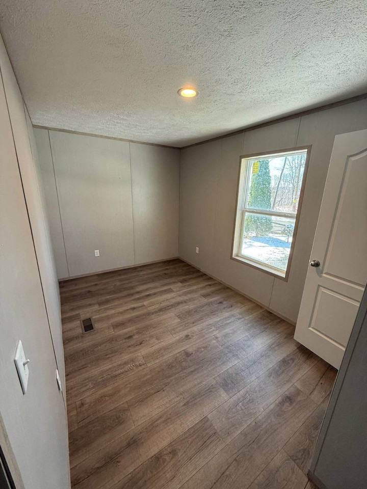 120 Lillian Ln - Photo 6 of 7