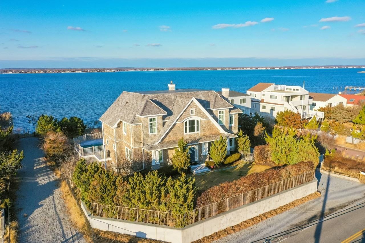 632 DUNE RD - Photo 5 of 22