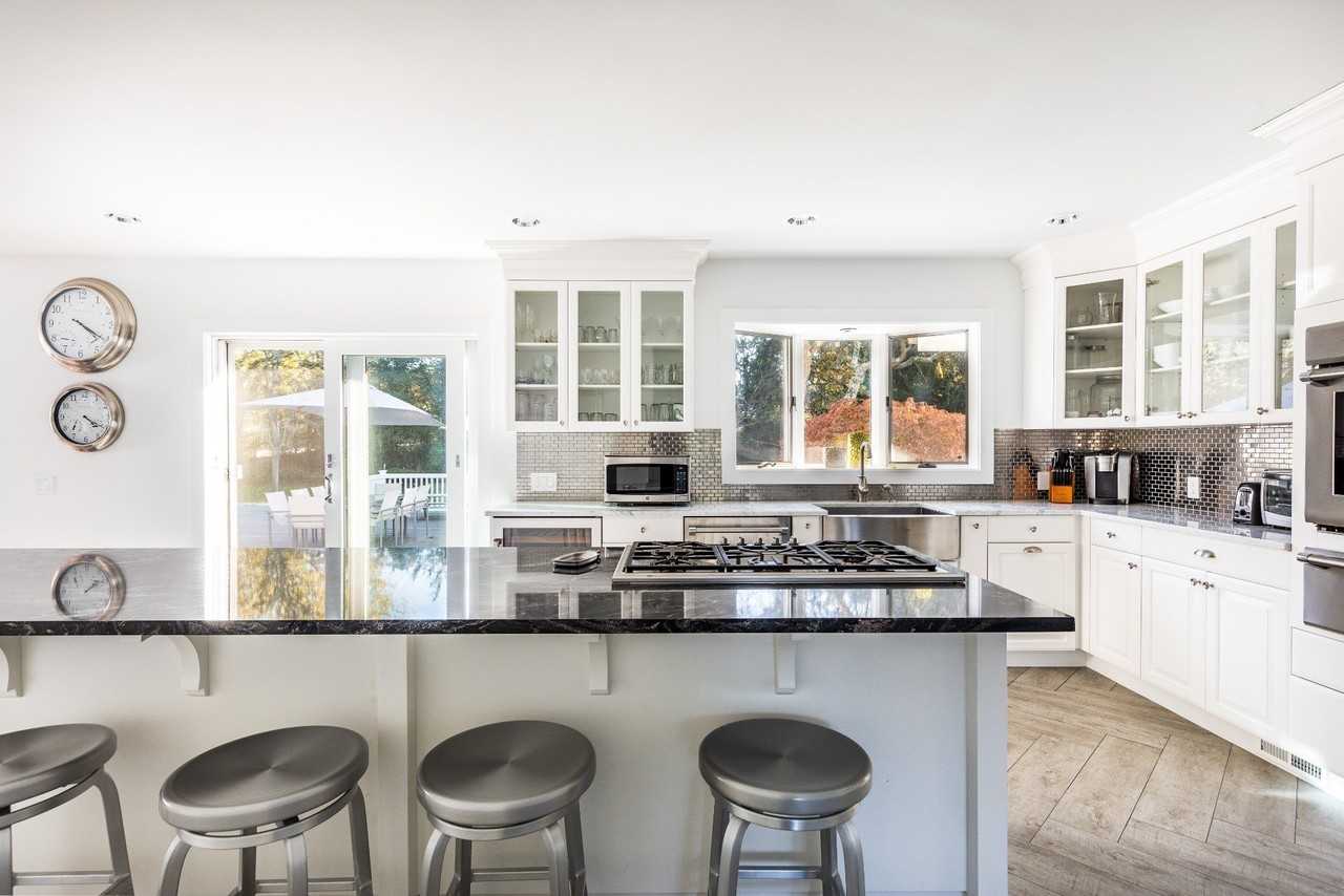 42 Broidy Ln - Photo 6 of 32