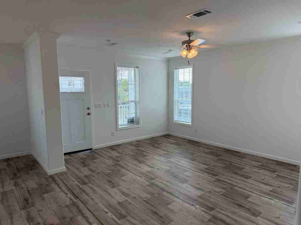 310 8th St #310 - Photo 4 of 20