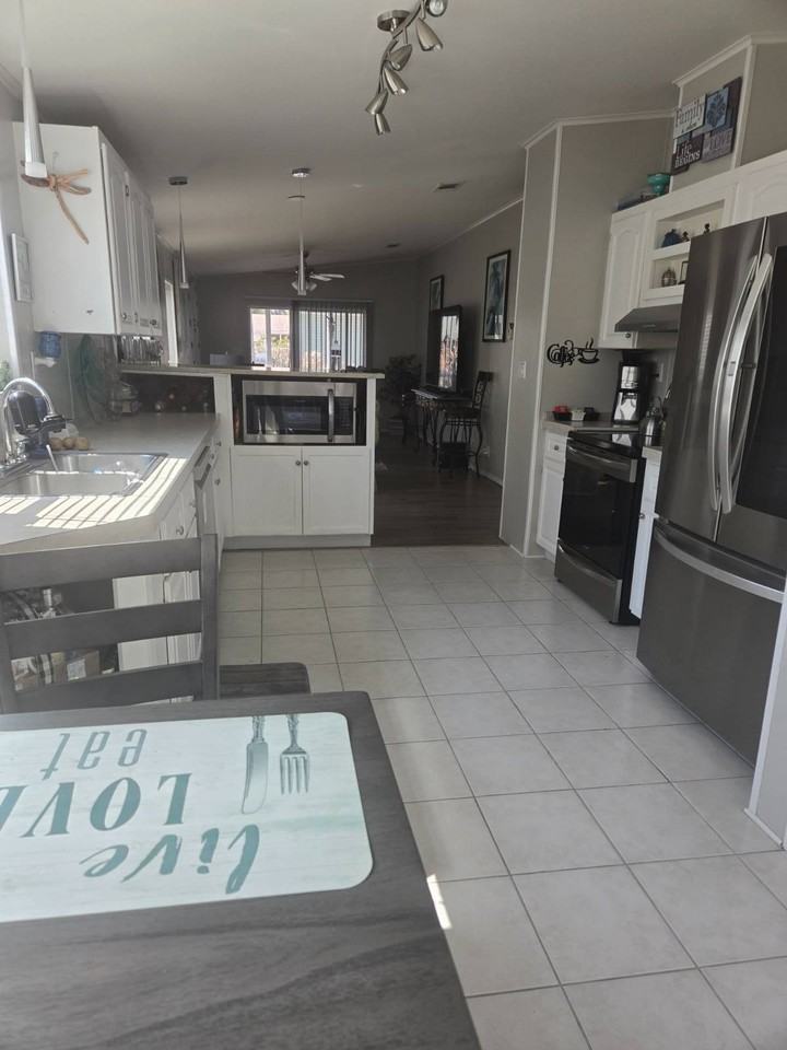 36102 Citrus Blvd - Photo 7 of 24