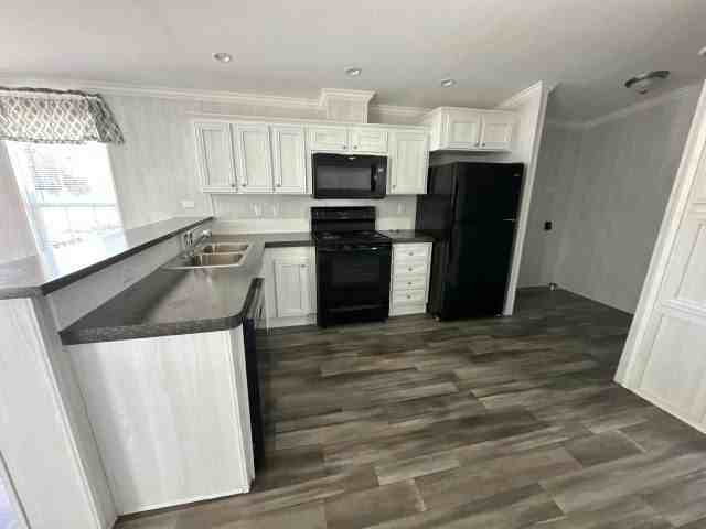 1591 Semon Dr #10 - Photo 4 of 5