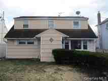 323 Peninsula Blvd - Photo 1 of 1