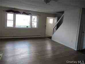 323 Peninsula Blvd - Photo 4 of 12