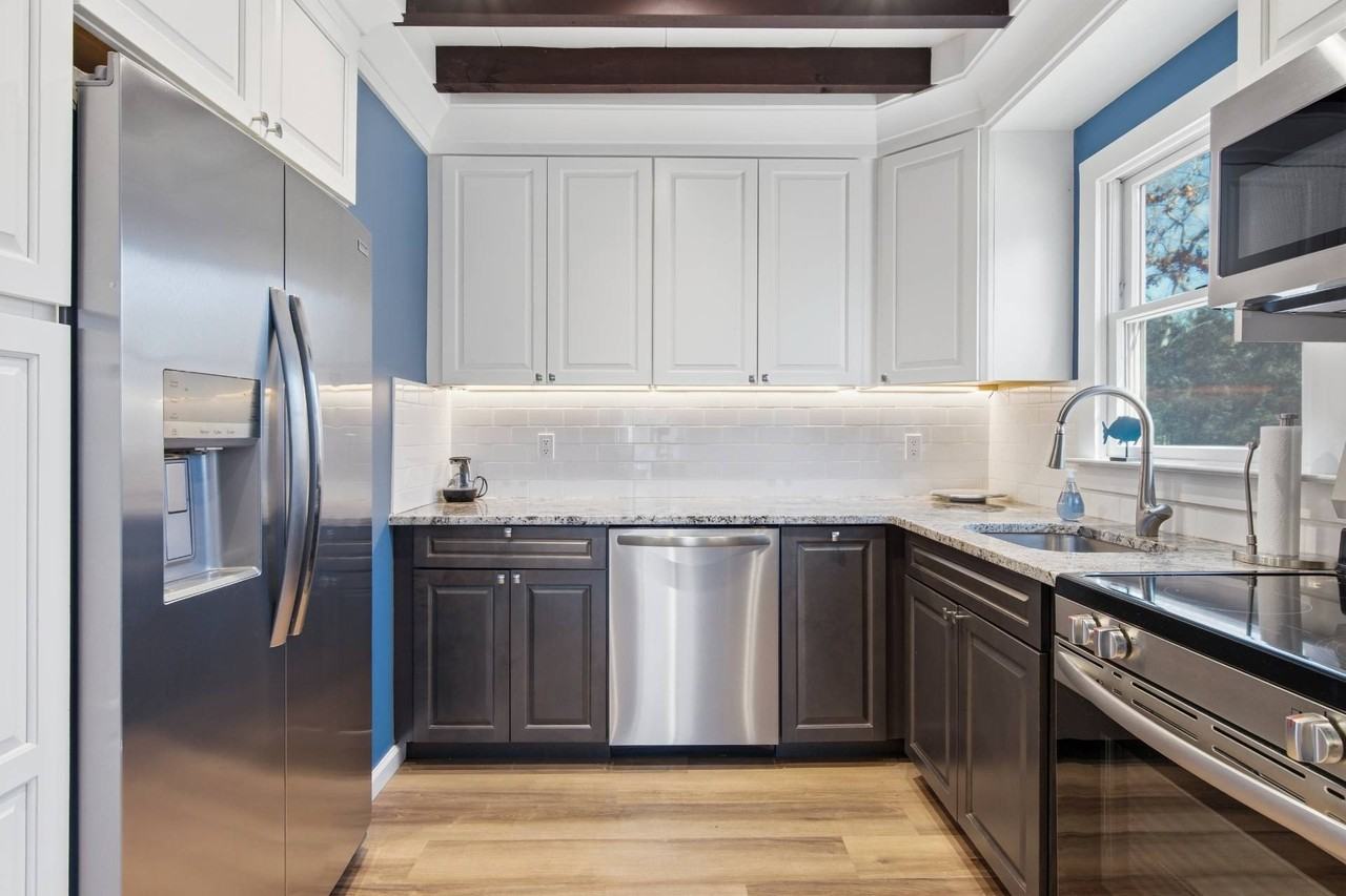 3 Foster Ave - Photo 6 of 20
