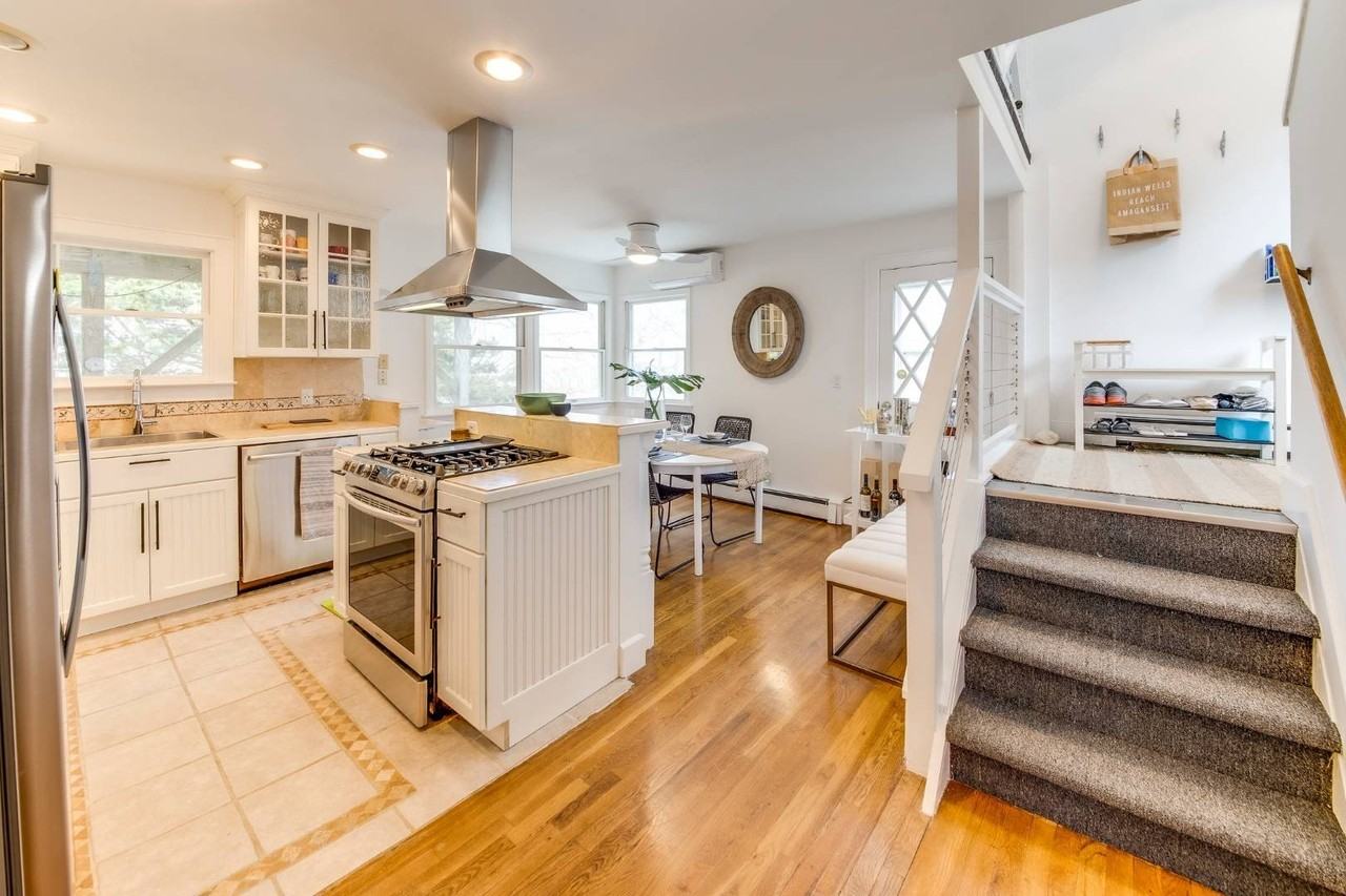19 Pond Ln - Photo 5 of 17