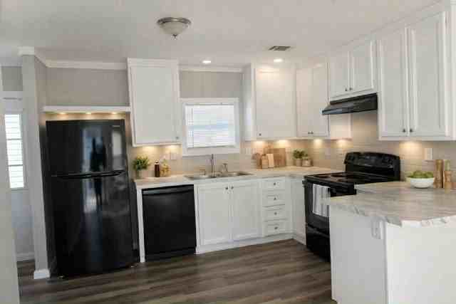 215 Barrow St #607 - Photo 2 of 7