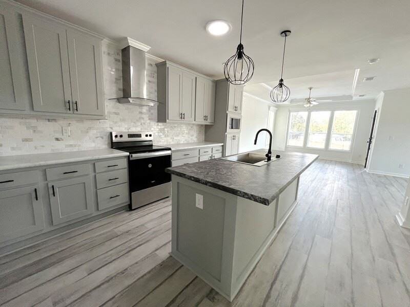 1005 Mayapple Ln #1005E - Photo 2 of 20