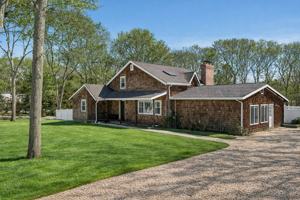 featured image of 4 Stuart Ct