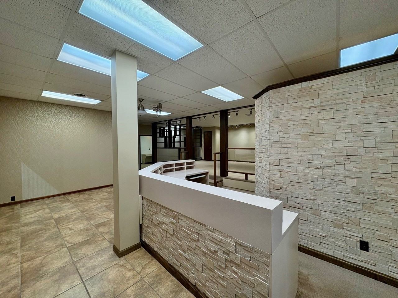1207 W Main St - Photo 4 of 21