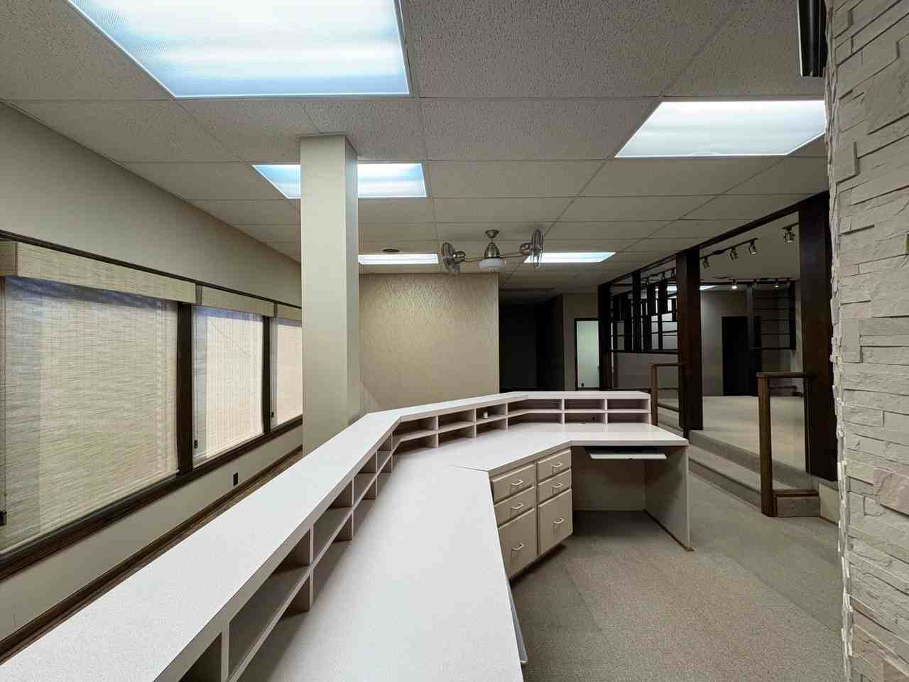 1207 W Main St - Photo 5 of 21