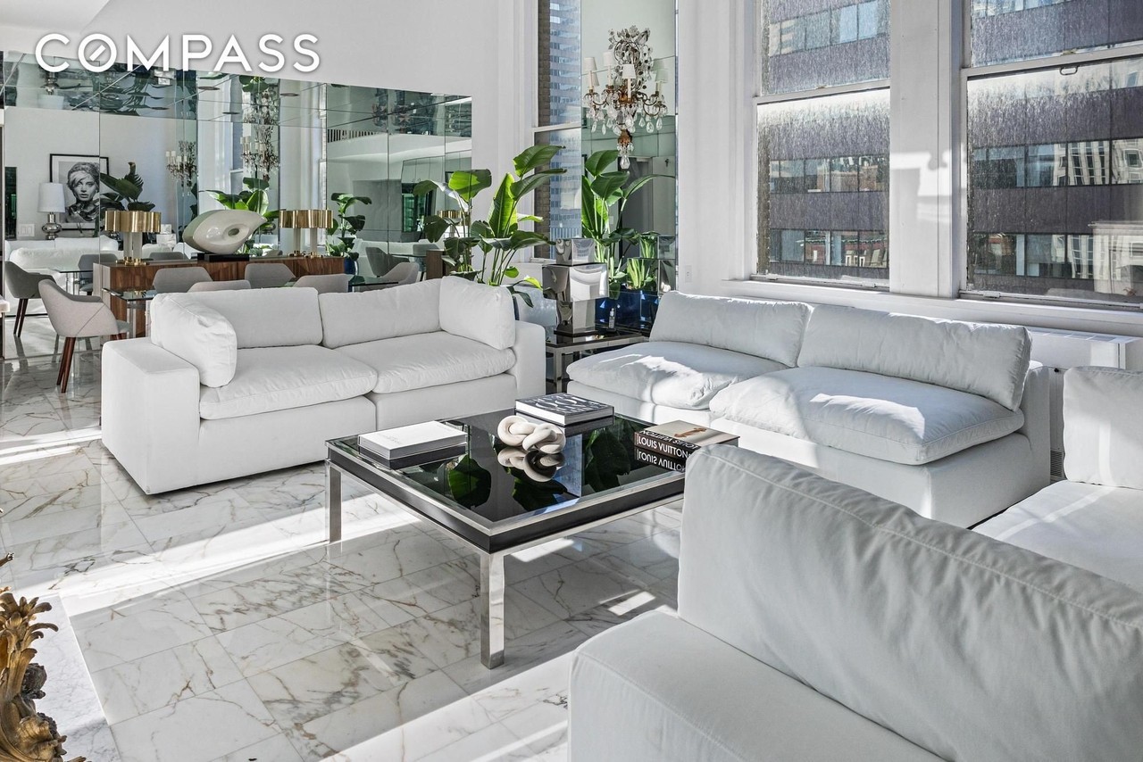 111 E 56th St #2100 - Photo 2 of 24