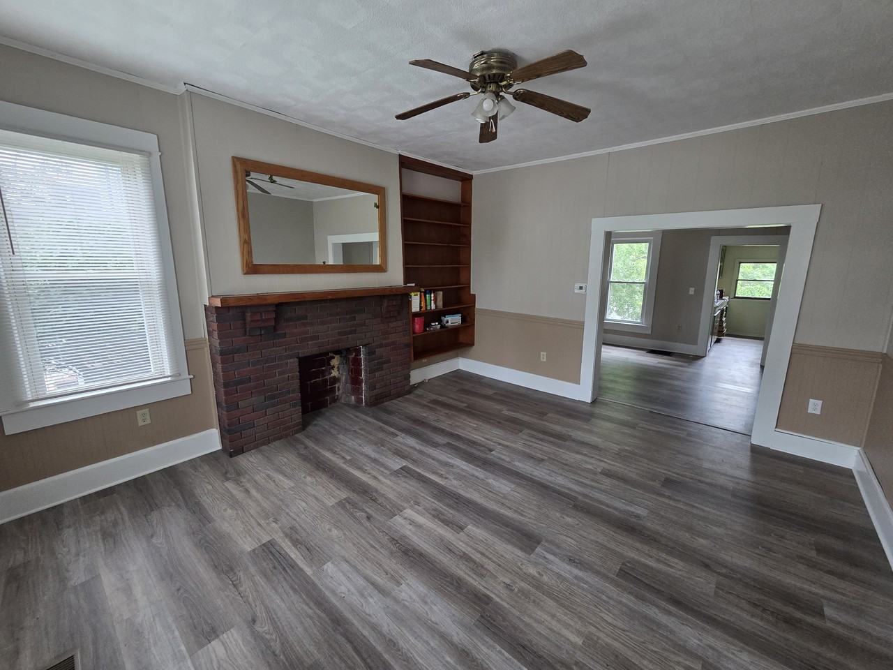 1243 Gomber Ave #1 - Photo 2 of 9