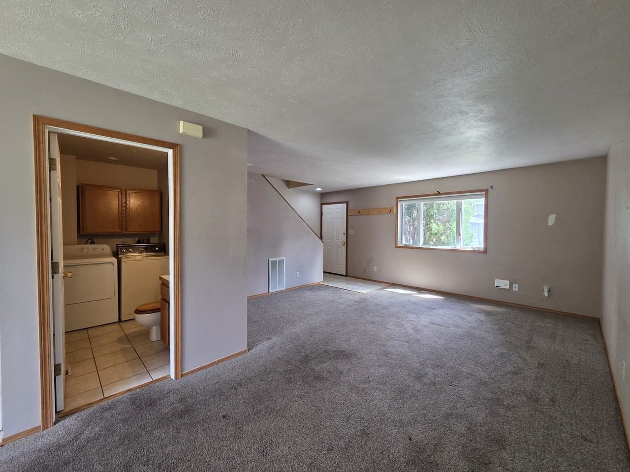 111 N Pondera Ave #B - Photo 5 of 13