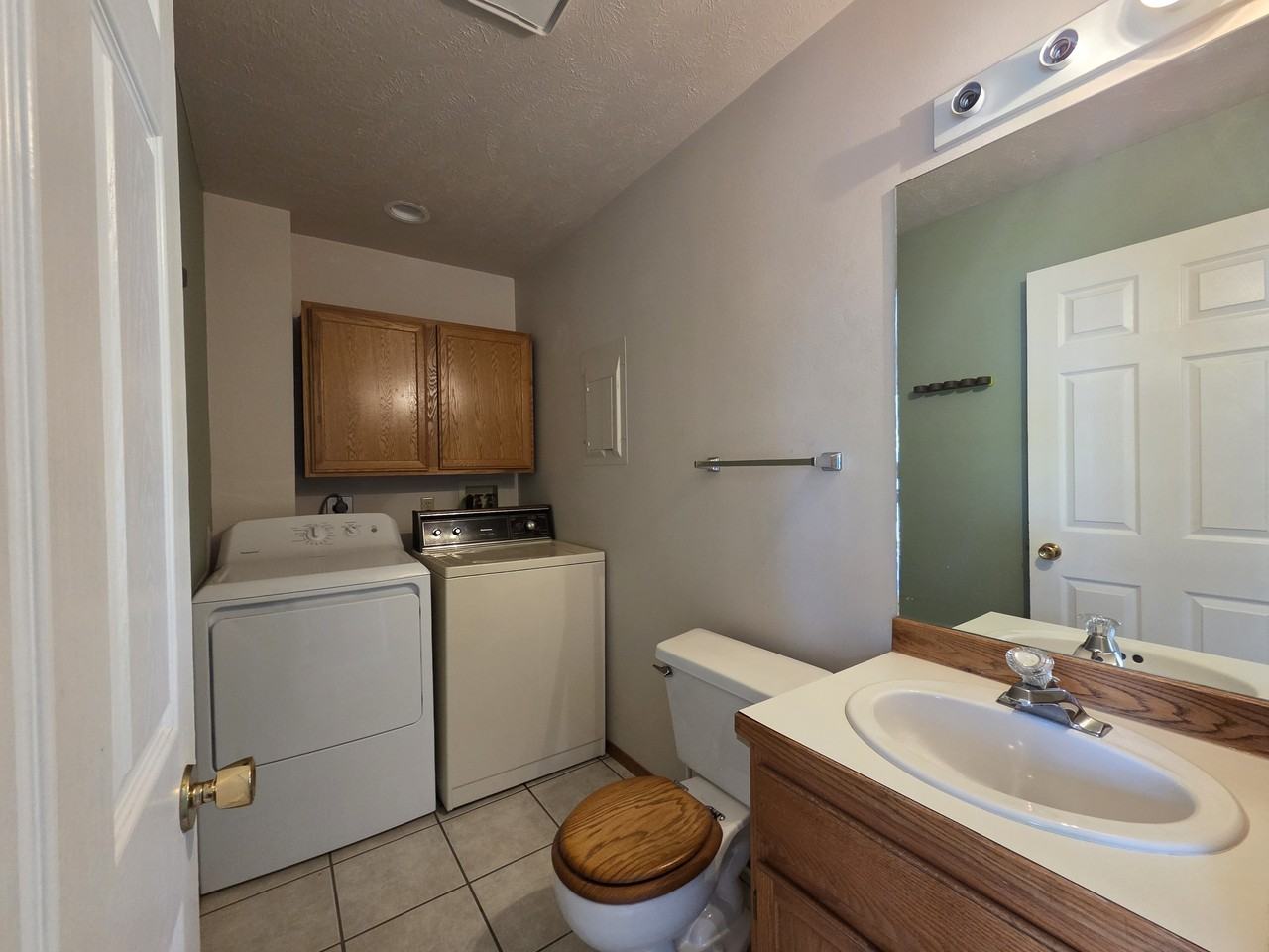 111 N Pondera Ave #B - Photo 7 of 13