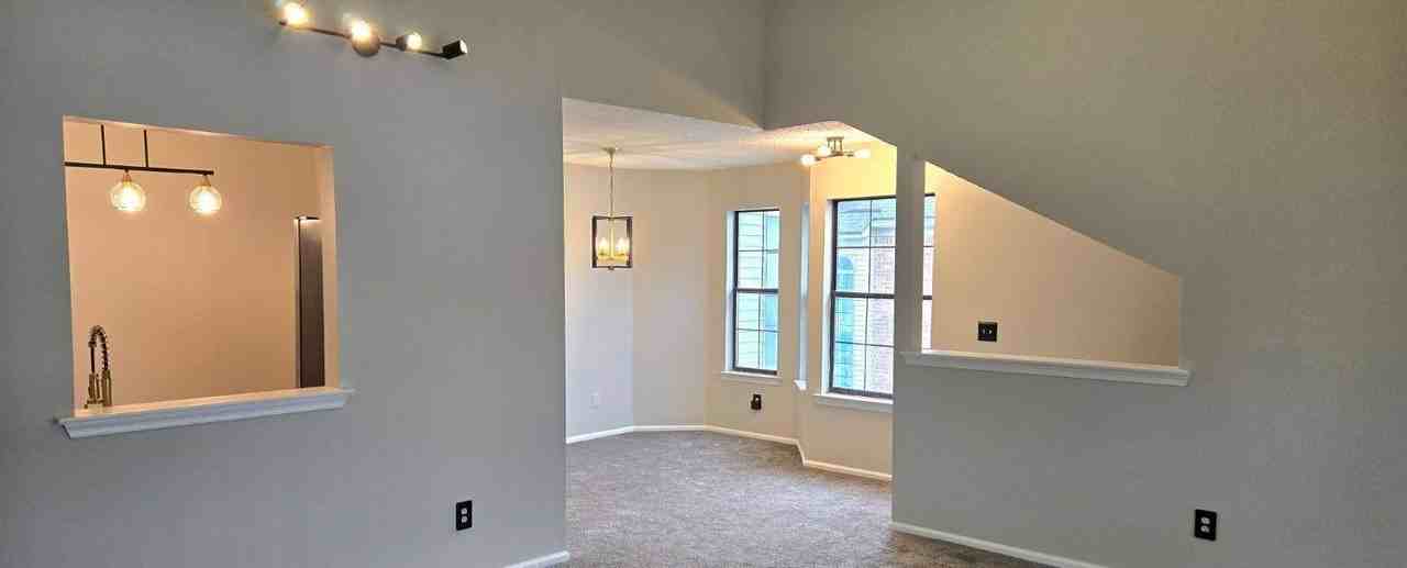 3015 Lighthouse Ln - Photo 5 of 18