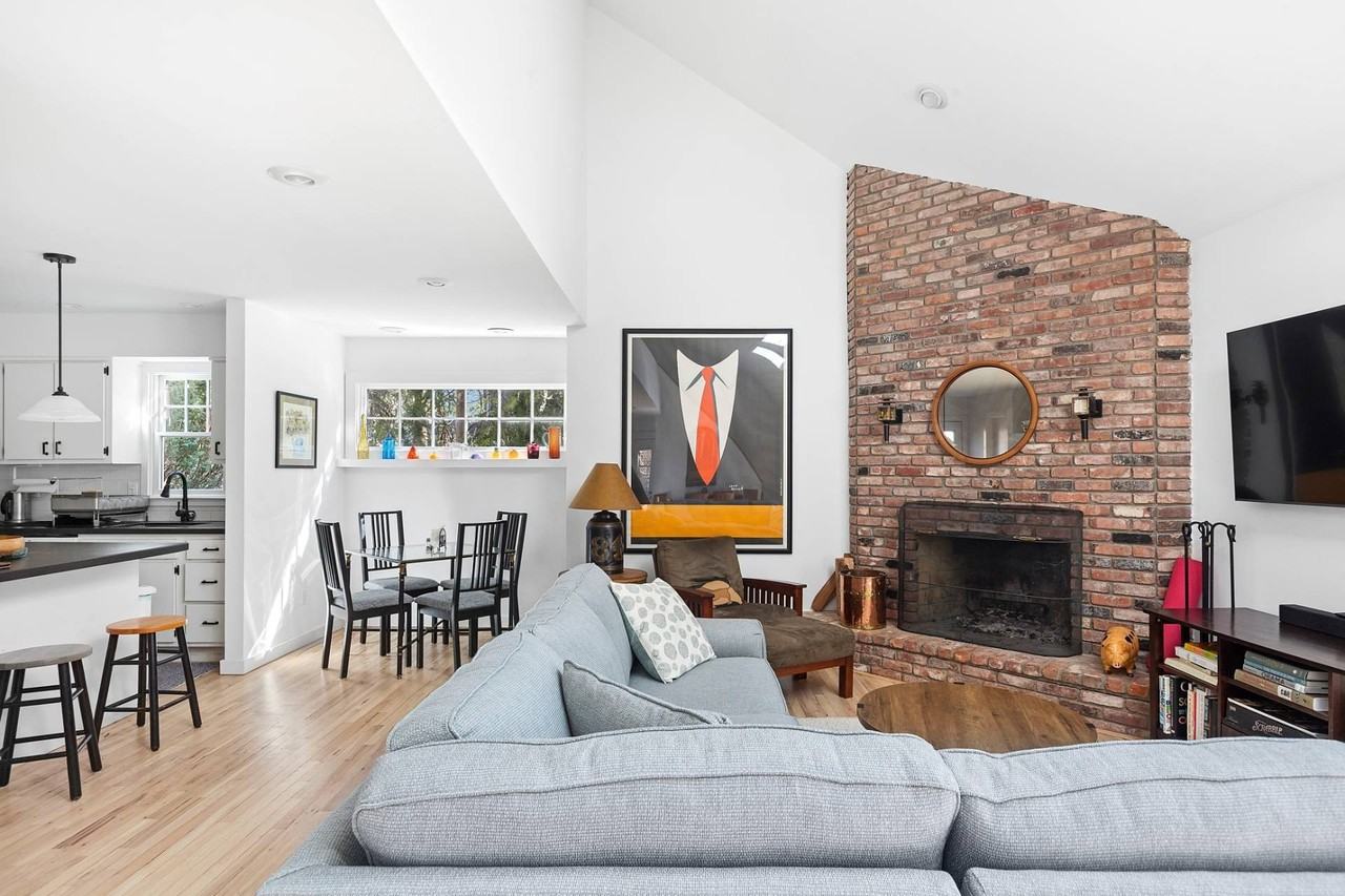 135 Wooley St - Photo 3 of 10