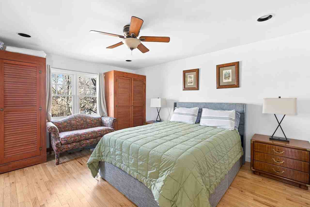 135 Wooley St - Photo 7 of 10