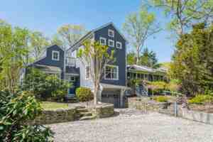 featured image of 28 Robins Way