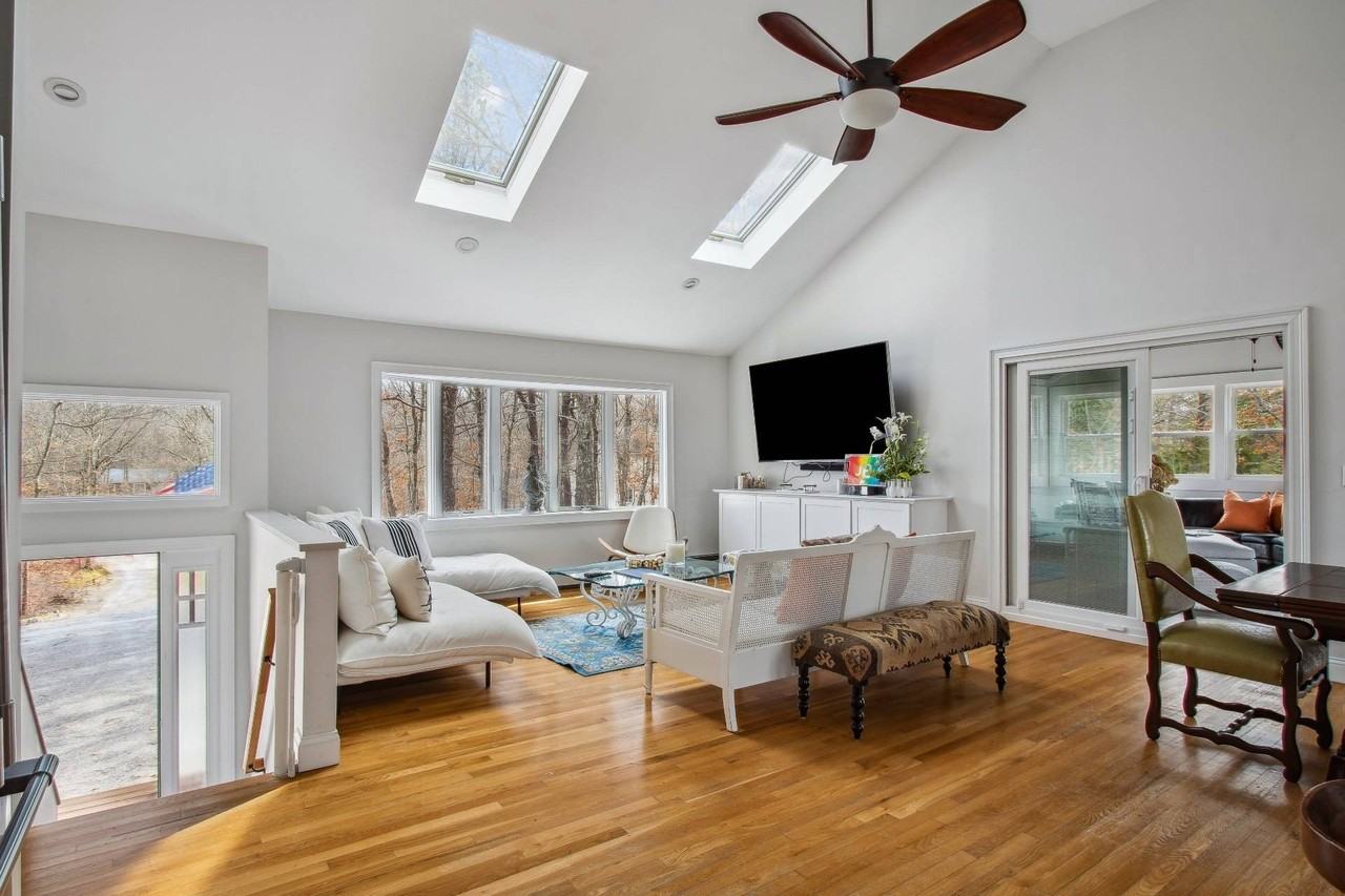 30 Squires Blvd - Photo 4 of 11