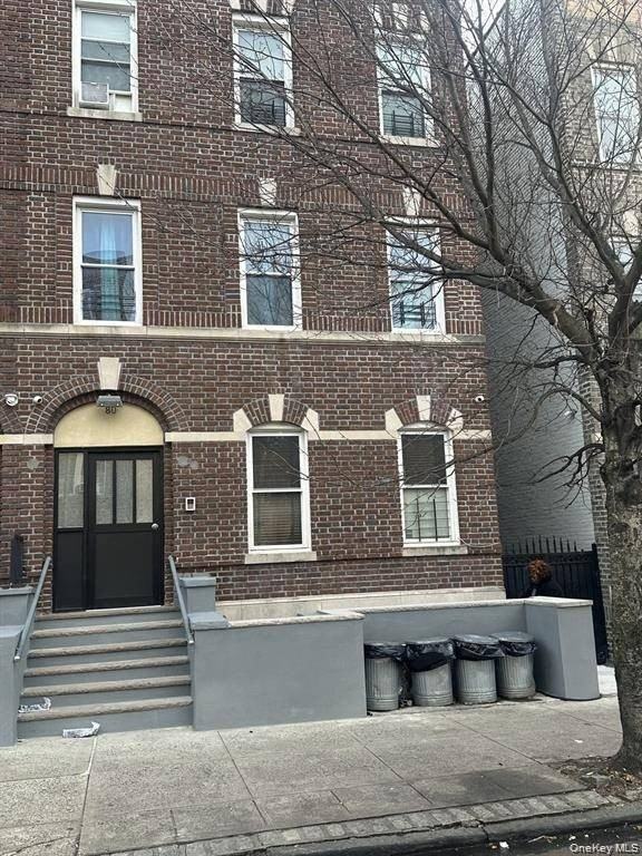 80 Elliott Ave #2ndFL