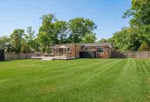 featured image of 7 Cottage Ln