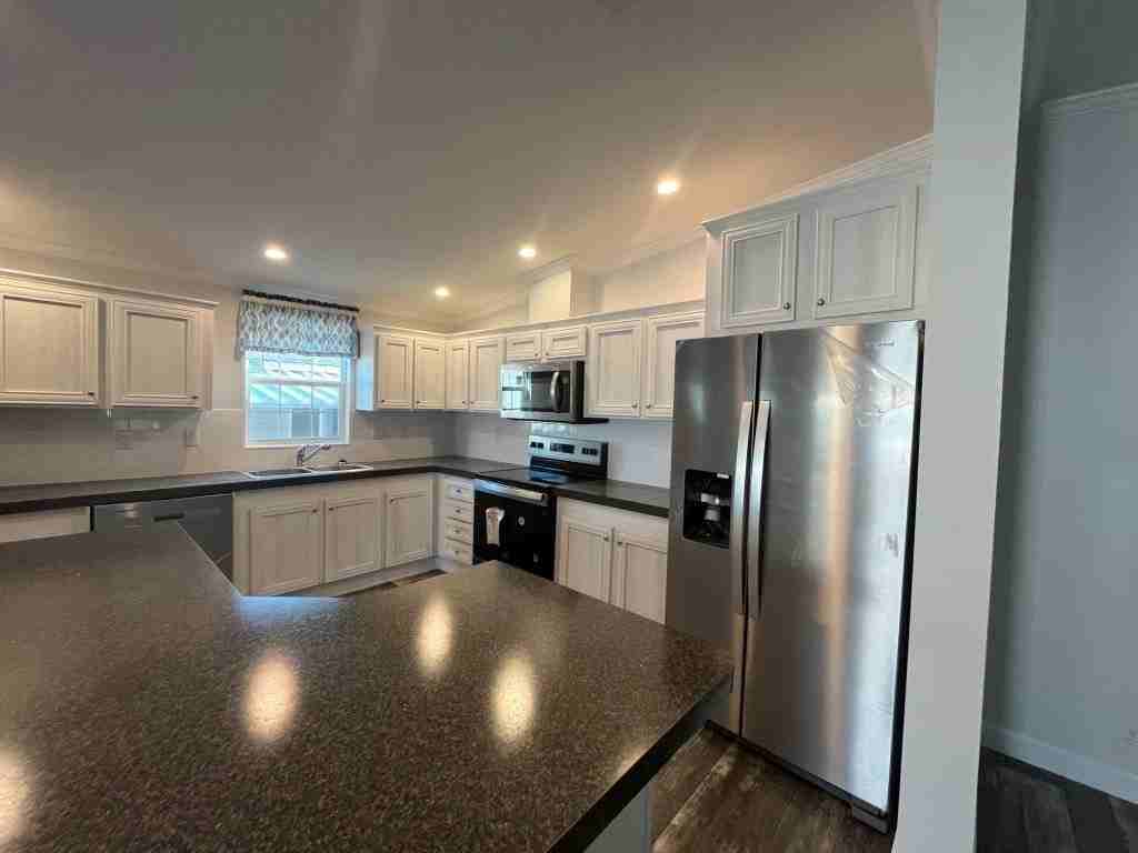 10 Eland Dr #0010 - Photo 2 of 21