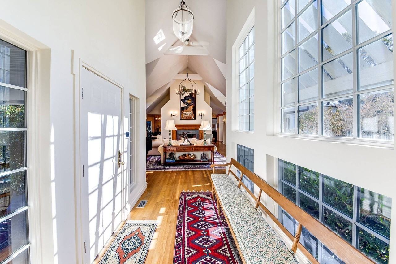 52 Ocean Ave - Photo 4 of 32