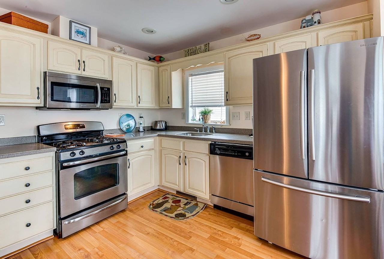 100 Deforest Rd #302 - Photo 5 of 17