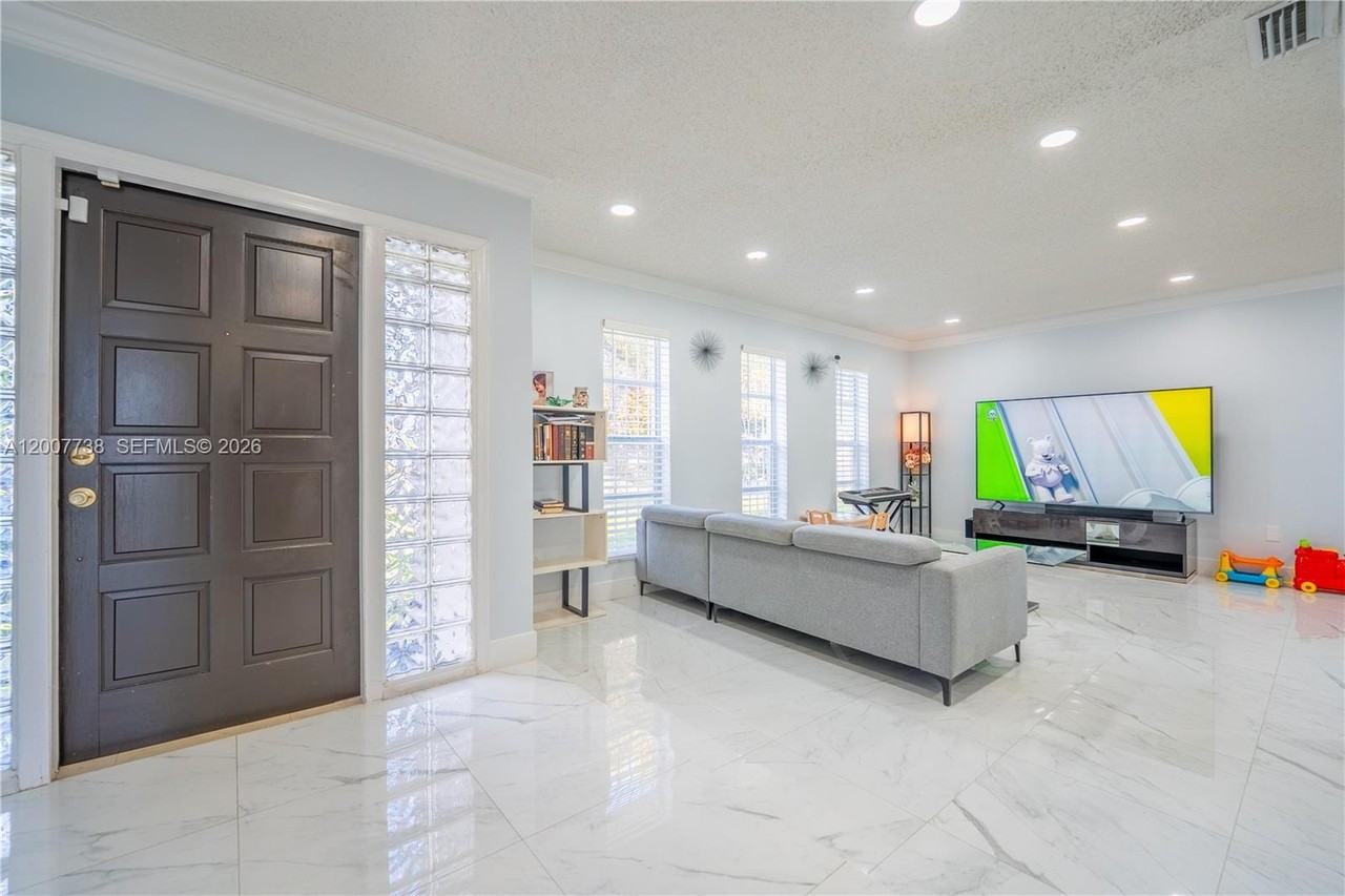 10750 Sw 173rd St - Photo 3 of 8