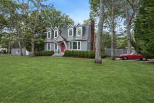 687 Accabonac Rd - Photo 1 of 1