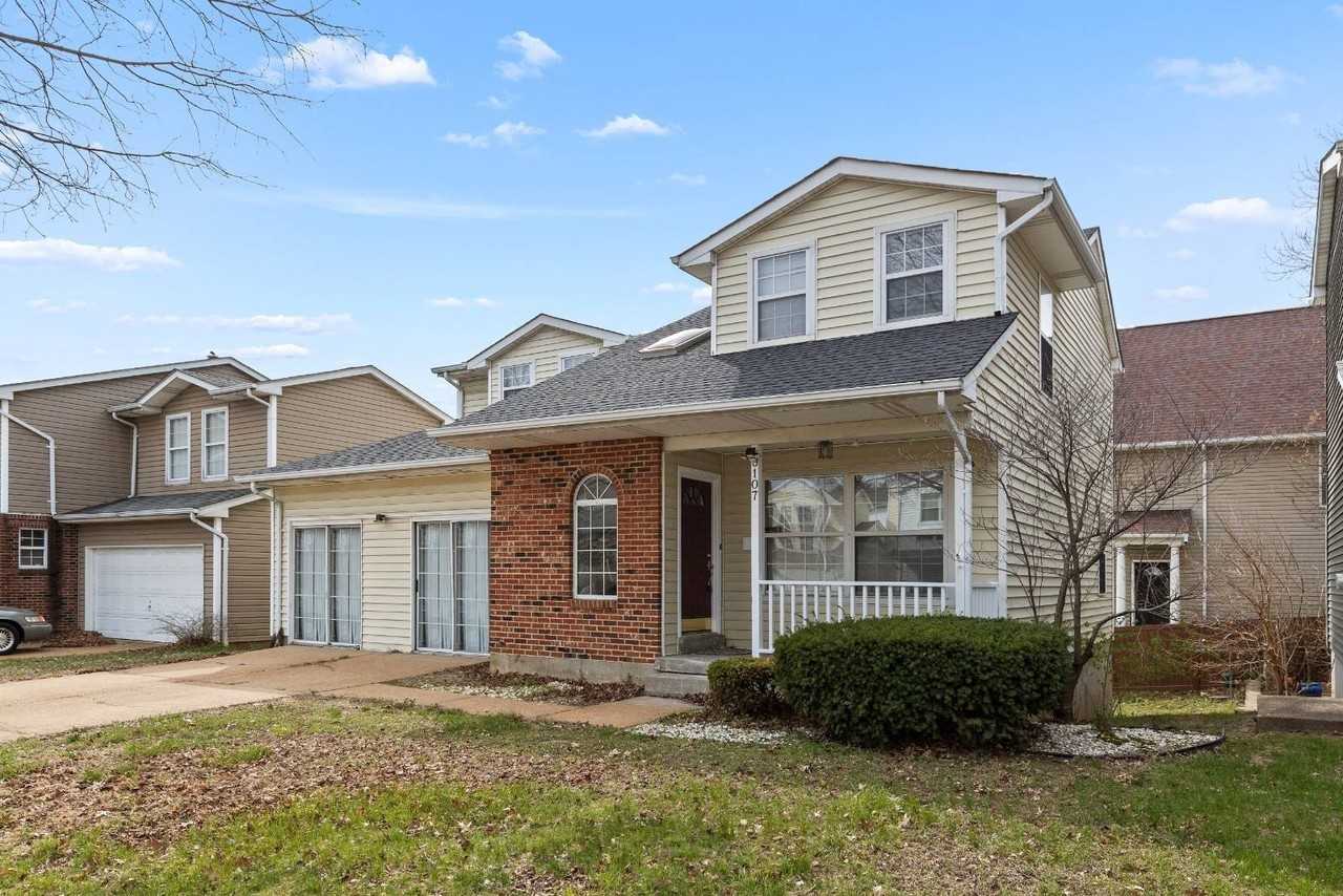 3107 Lavender Ln - Photo 3 of 32