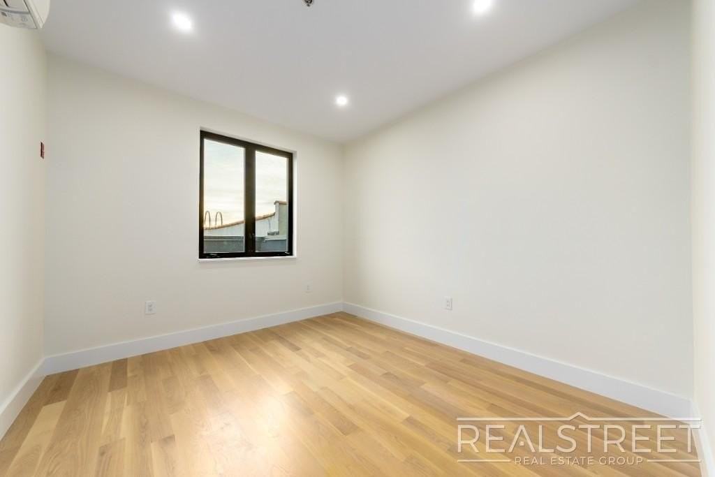 1410 Lincoln Pl #PH - Photo 7 of 13