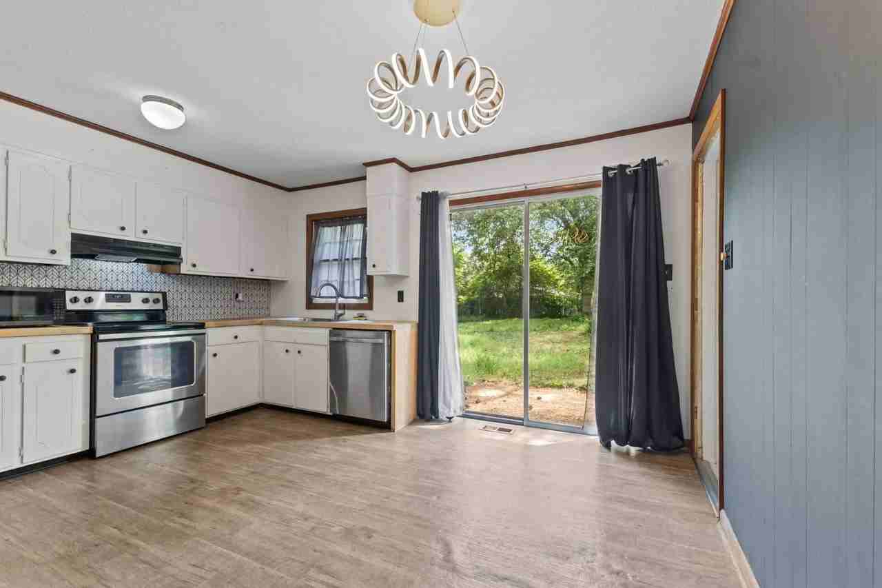 6522 Baldoon Dr - Photo 5 of 20