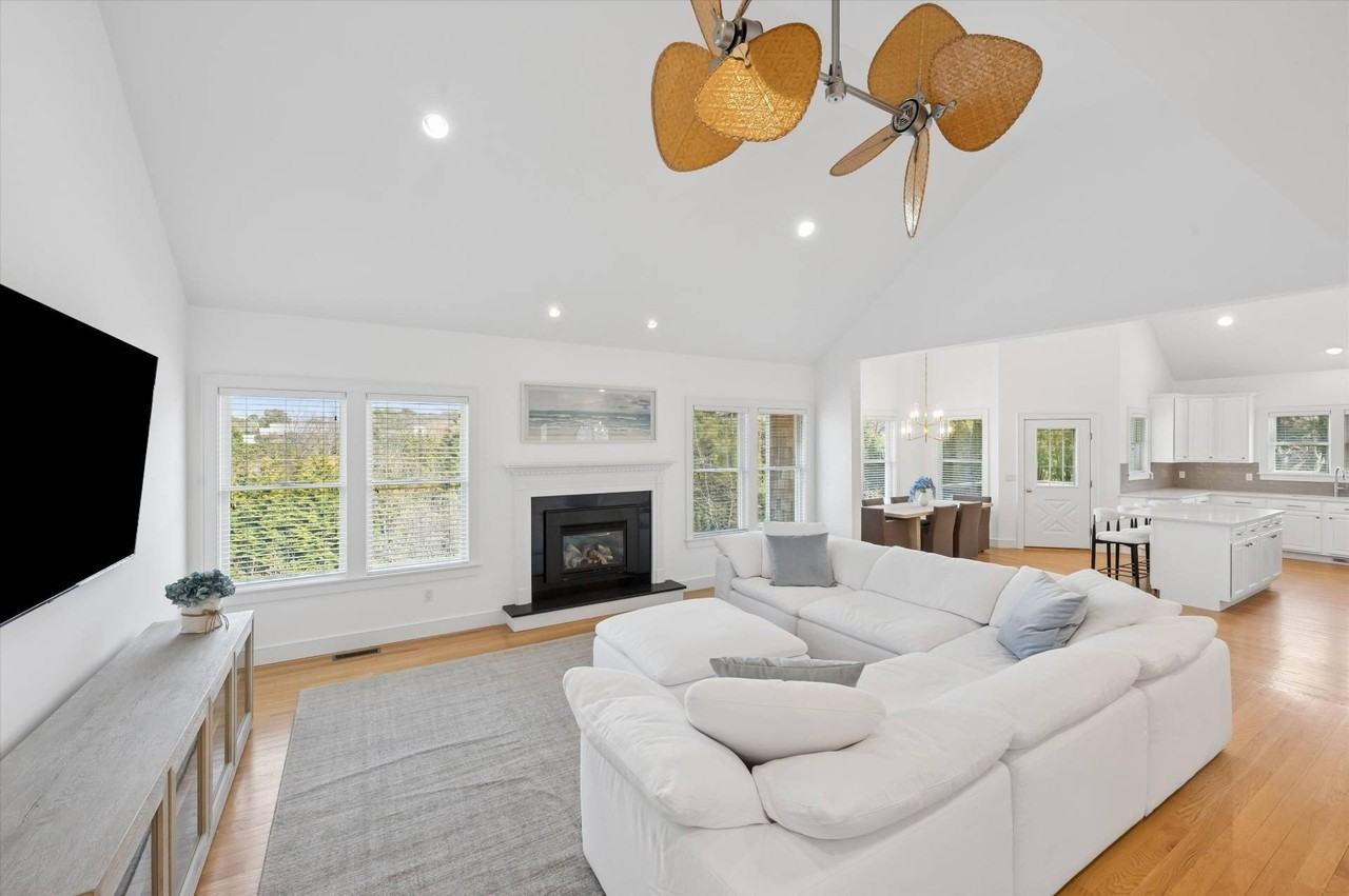 10 Peconic View Ct - Photo 4 of 20