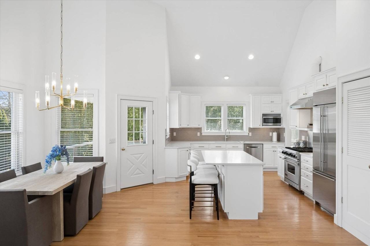 10 Peconic View Ct - Photo 5 of 20