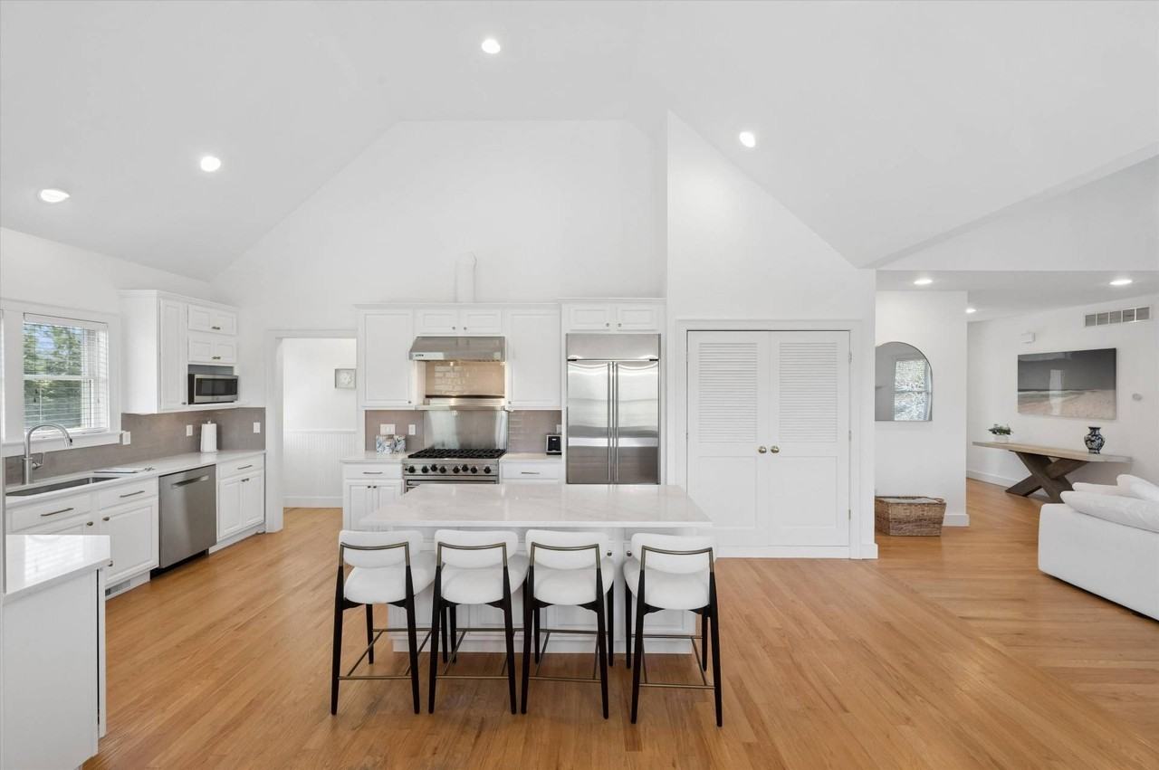 10 Peconic View Ct - Photo 7 of 20