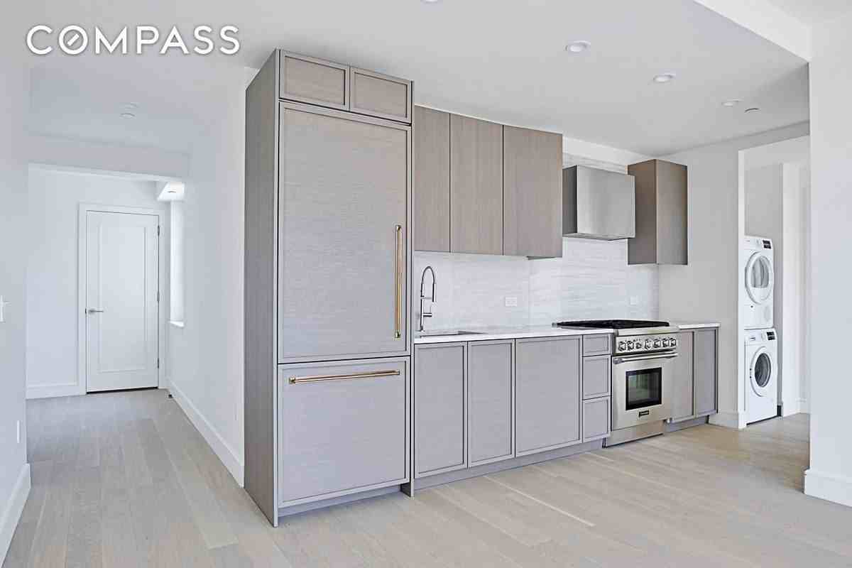 1399 Park Ave #7B - Photo 2 of 13