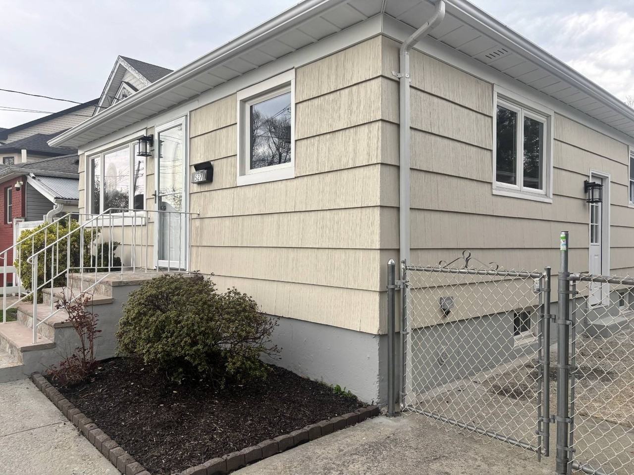 527 Willowbrook Rd - Photo 4 of 17