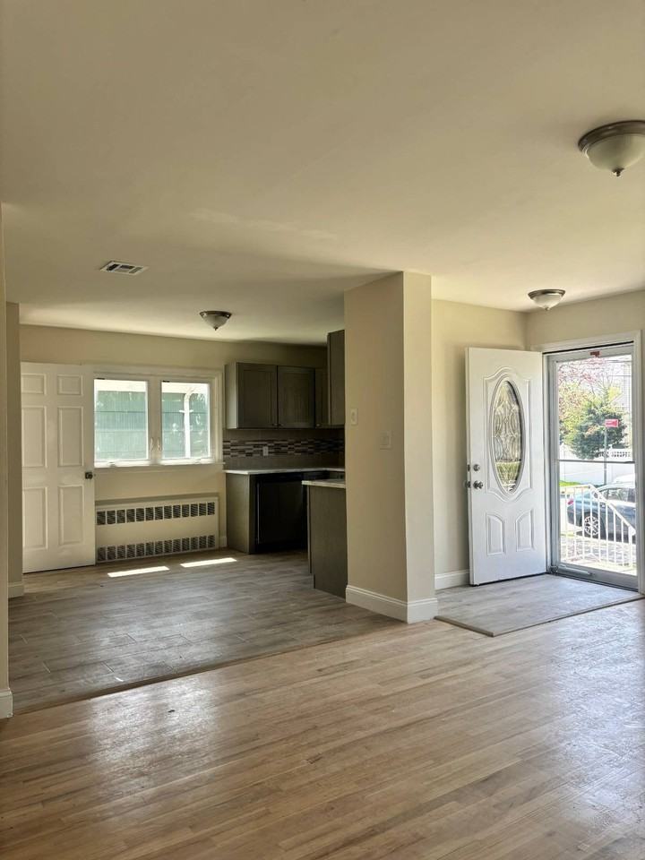 527 Willowbrook Rd - Photo 5 of 17
